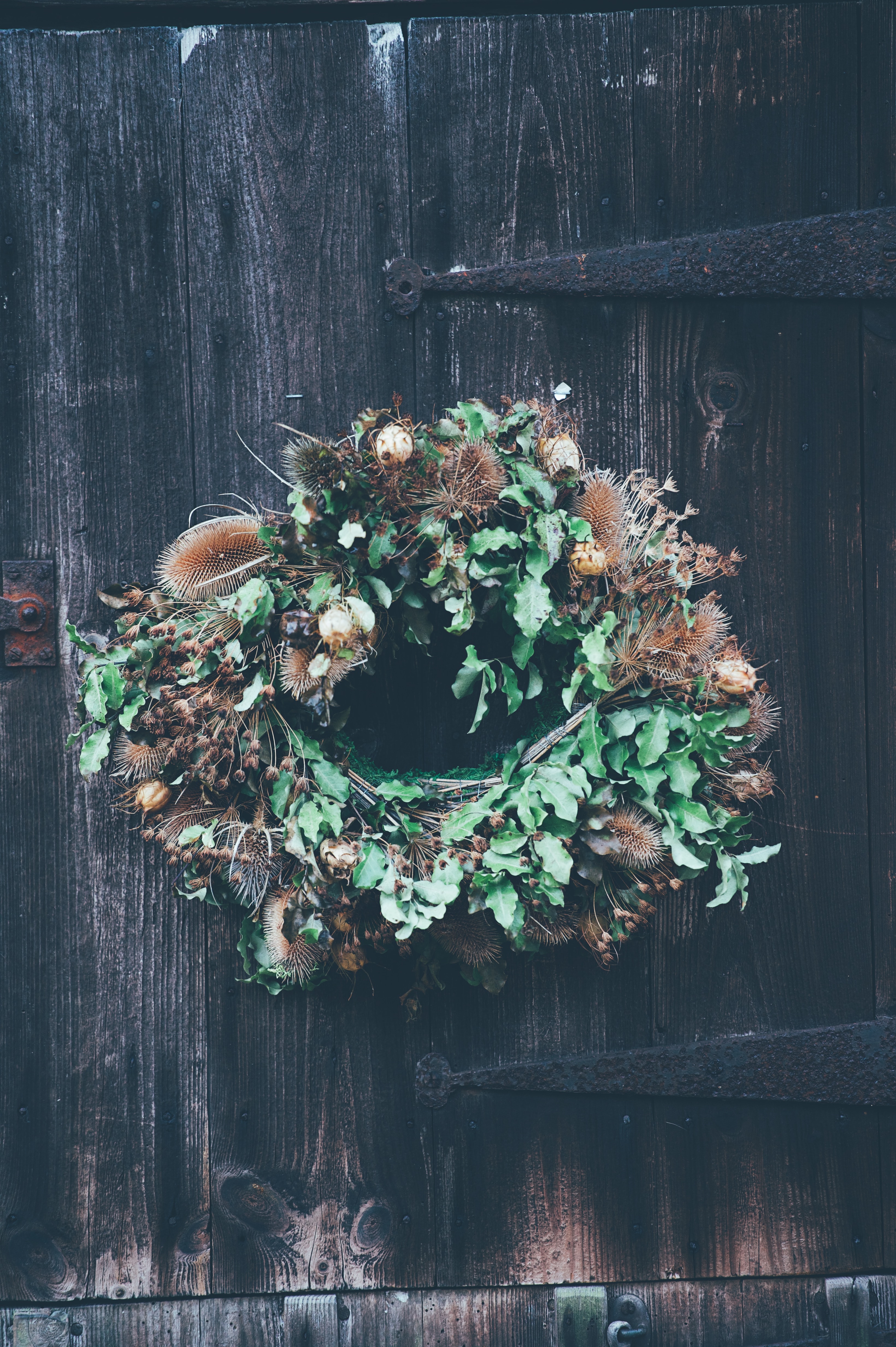 Julekrans med alt godt fra skoven