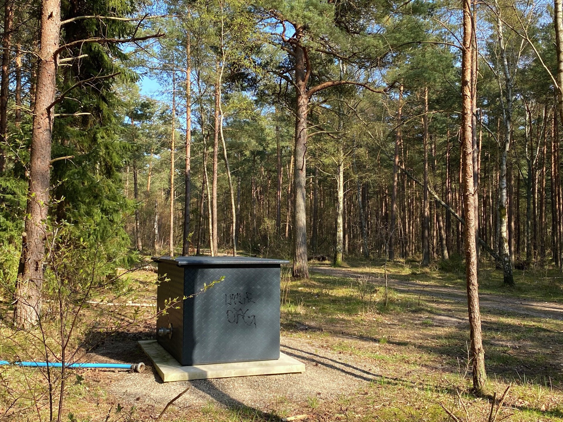 Her har de rent vand under skoven, der kan komme direkte i vandhanerne