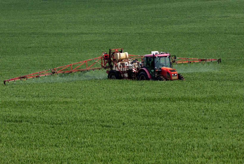 Halvdelen af Danmarks areal sprøjtes hvert år med pesticider